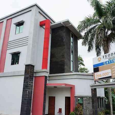Feodora Airport Hotel Palembang Kültér fotó