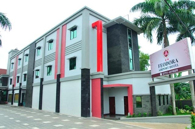 Feodora Airport Hotel Palembang Kültér fotó