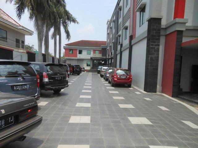 Feodora Airport Hotel Palembang Kültér fotó