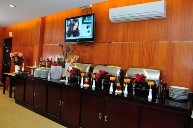 Feodora Airport Hotel Palembang Kültér fotó