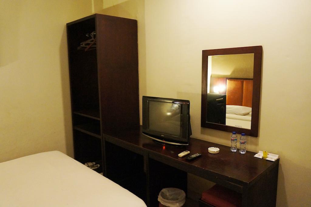 Feodora Airport Hotel Palembang Szoba fotó