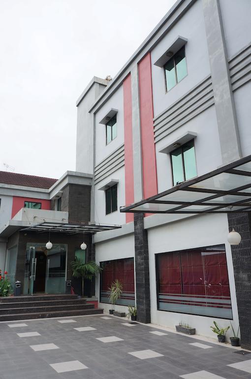 Feodora Airport Hotel Palembang Kültér fotó