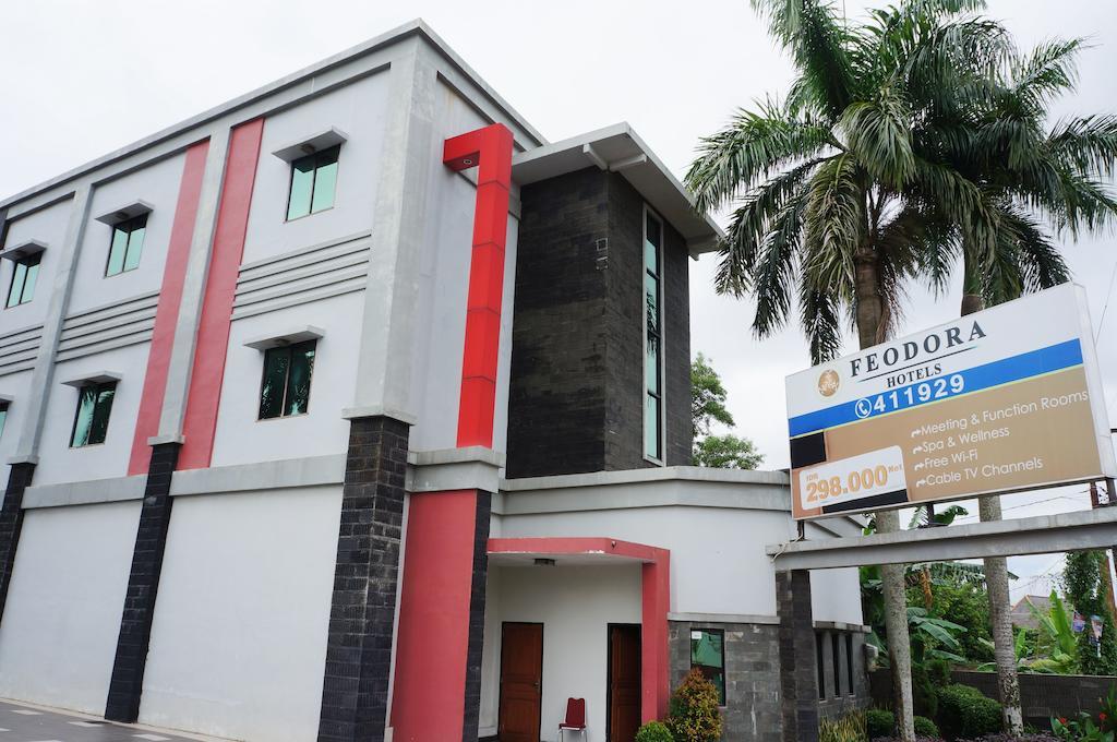 Feodora Airport Hotel Palembang Kültér fotó