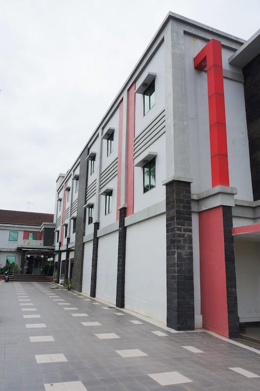 Feodora Airport Hotel Palembang Kültér fotó