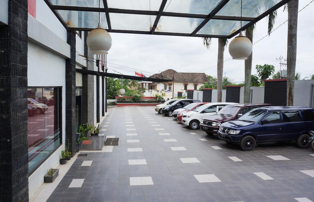 Feodora Airport Hotel Palembang Kültér fotó