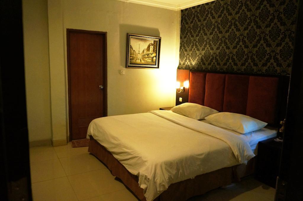 Feodora Airport Hotel Palembang Kültér fotó
